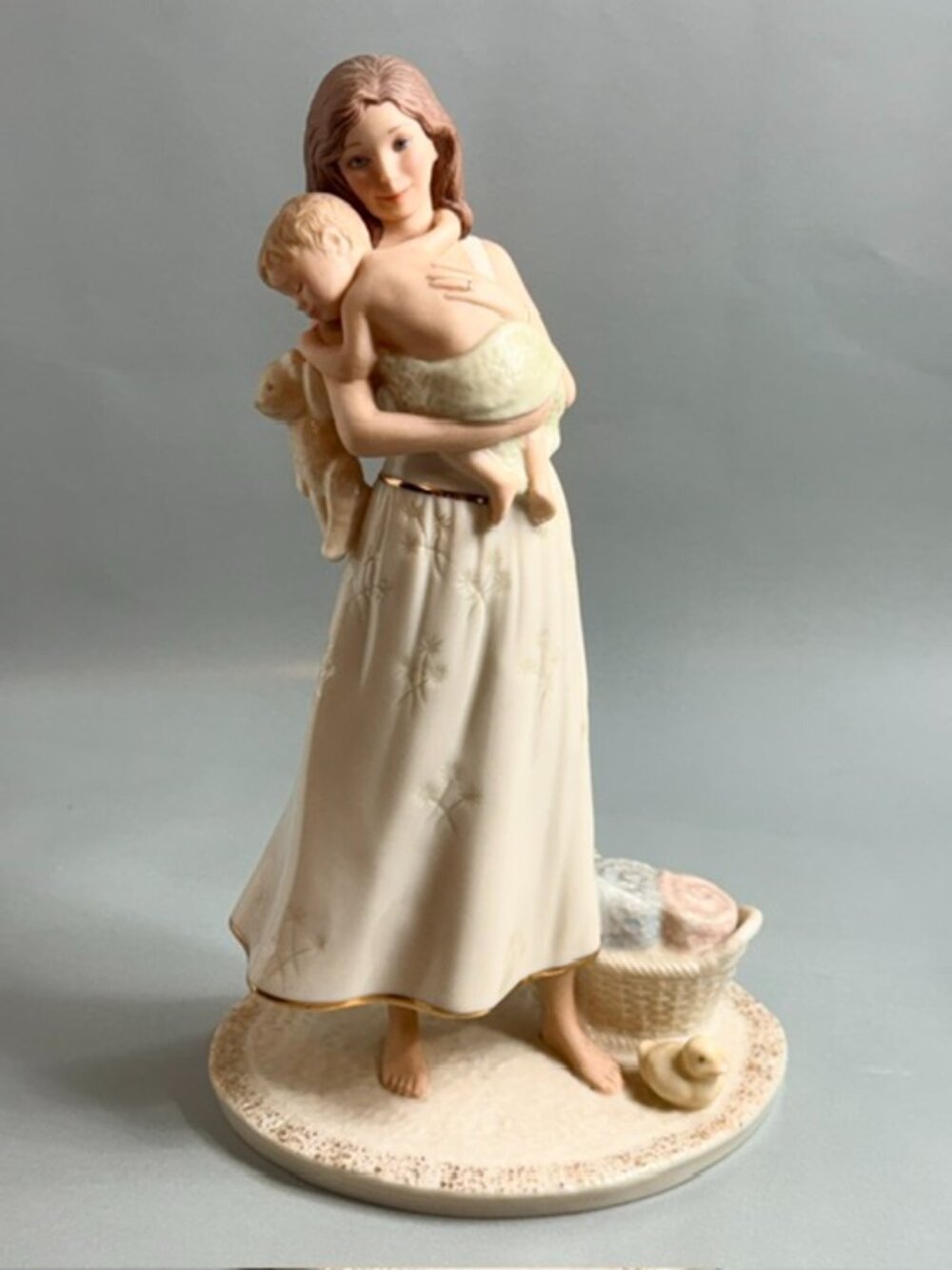 Vintage Lenox Mothers Love Figurine Porcelain Sculpture Mom Day Baby Gold Gift